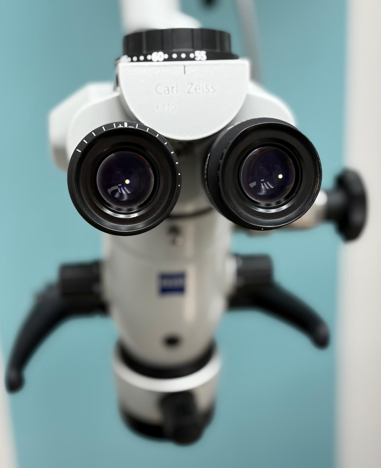 Microscope opératoire Zeiss